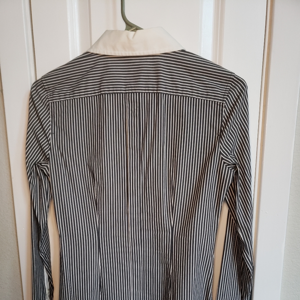 Button up - Picture 3 of 4